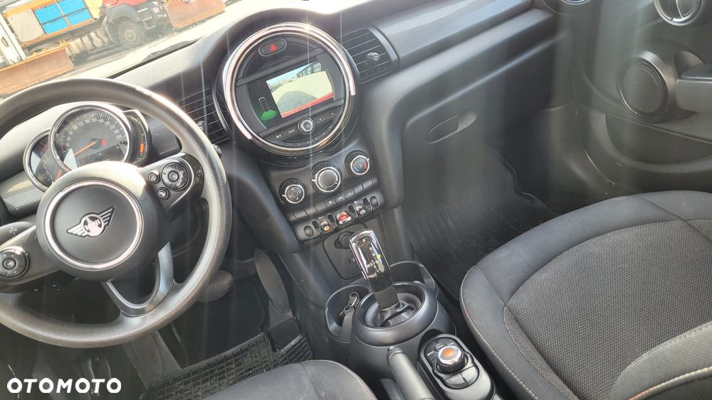 MINI Cooper Standard - 30