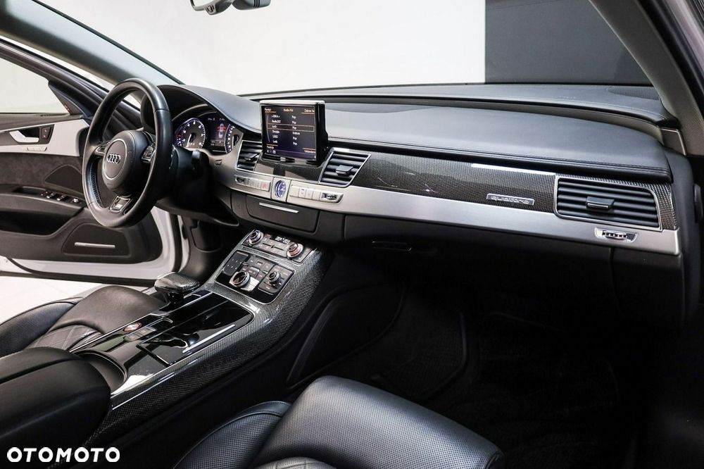 Audi S8 - 23