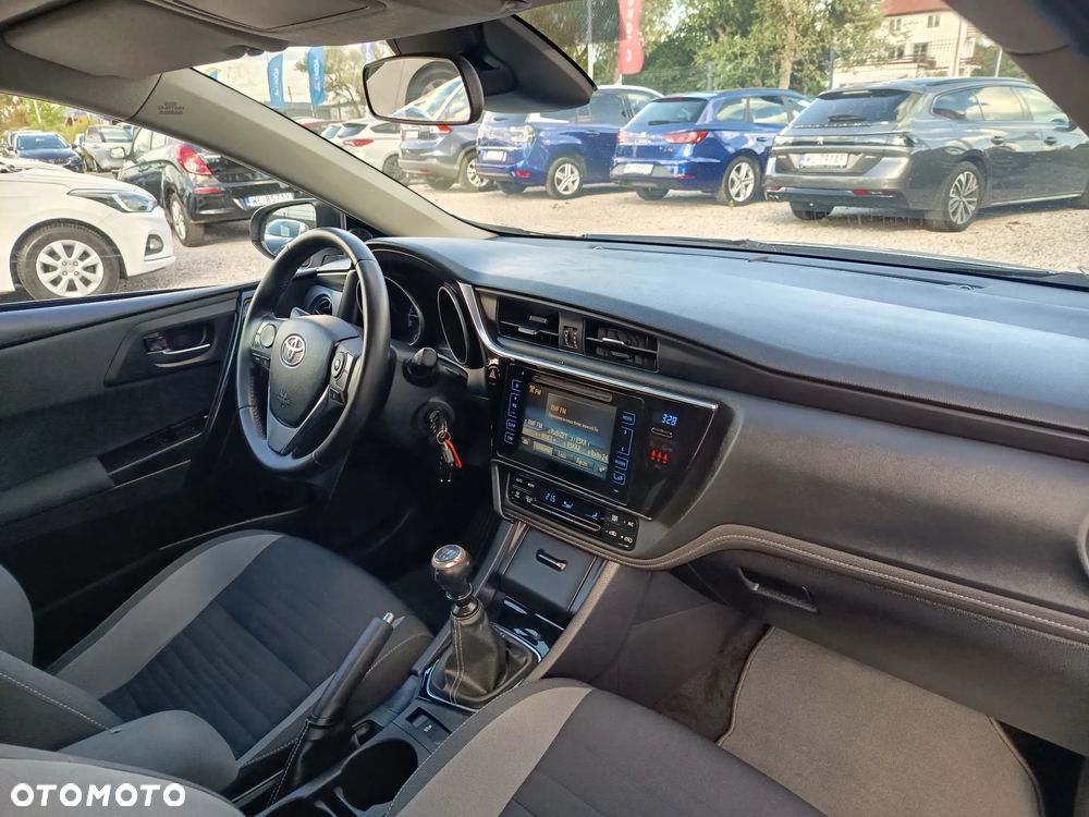 Toyota Auris 1.33 VVT-i Premium - 24