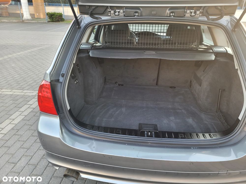 BMW Seria 3 318d - 10