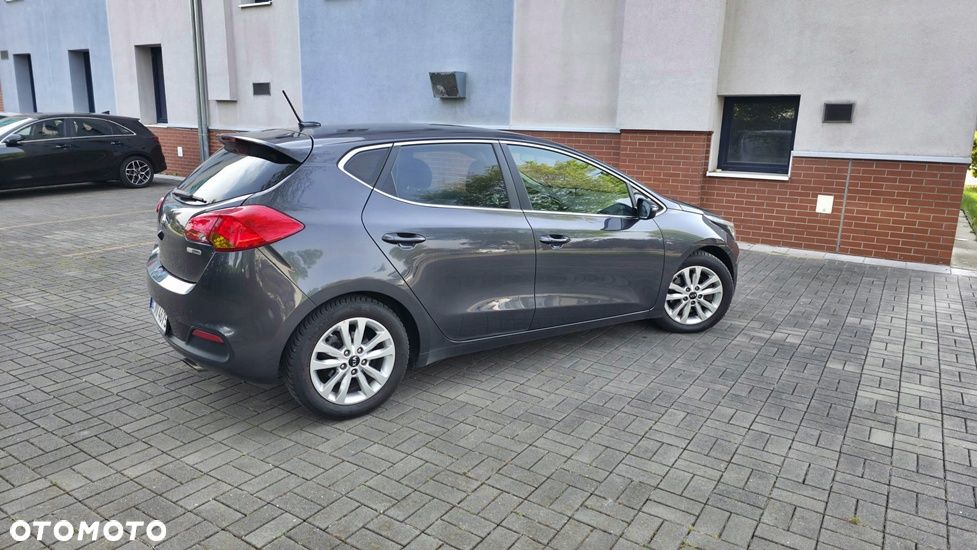 Kia Ceed 1.6 CRDi 136 ISG Spirit - 9