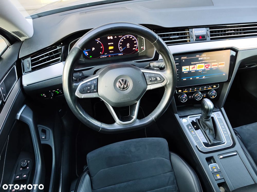 Volkswagen Passat 2.0 TDI Elegance DSG - 32