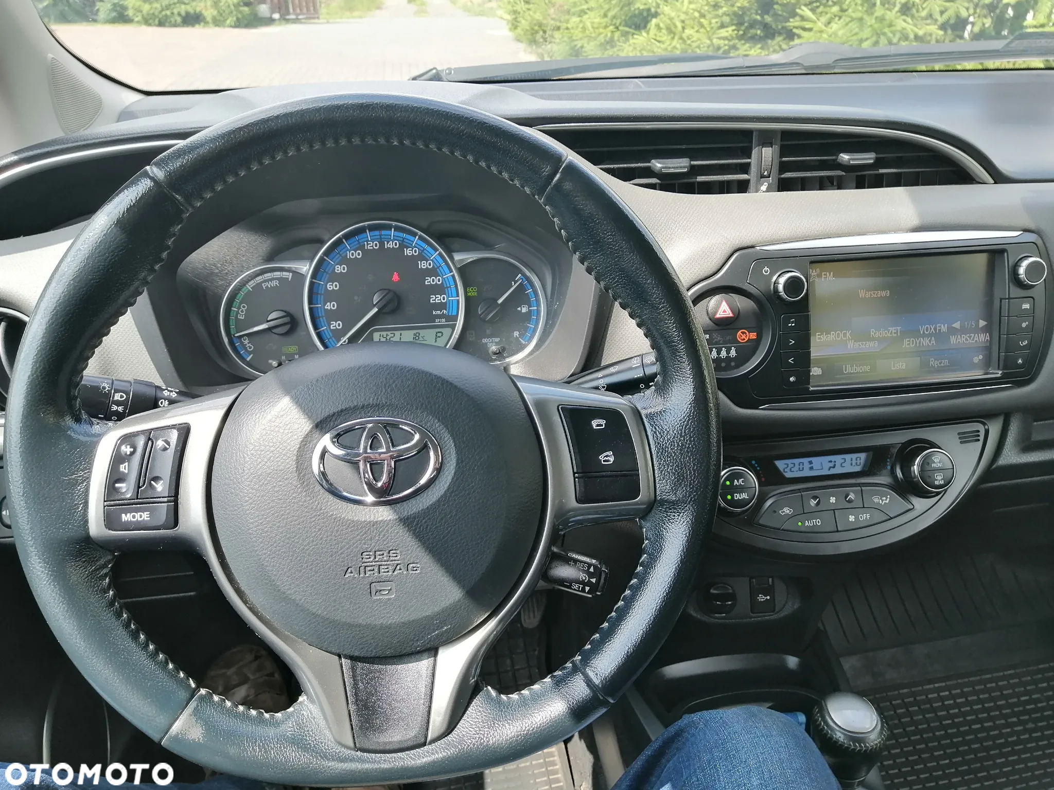 Toyota Yaris Hybrid 100 Dynamic - 13