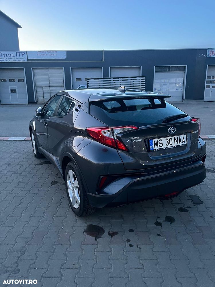 Toyota C-HR Style - 4
