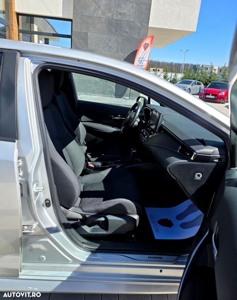 Toyota Corolla 1.8 Business Edition - 18