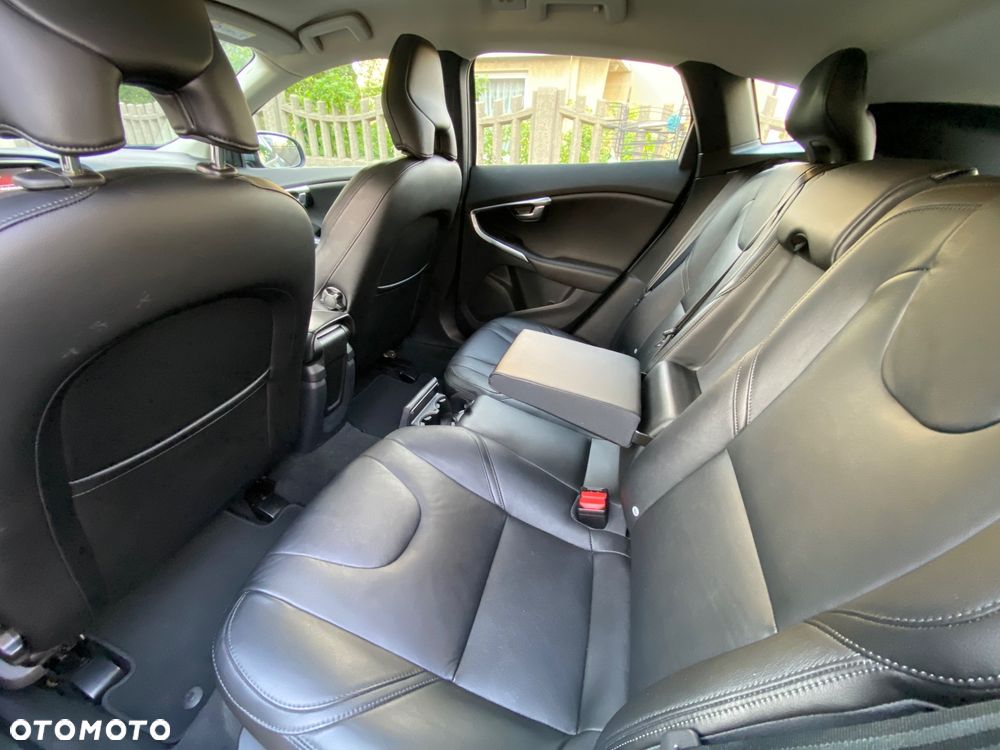 Volvo V40 D2 Momentum - 17