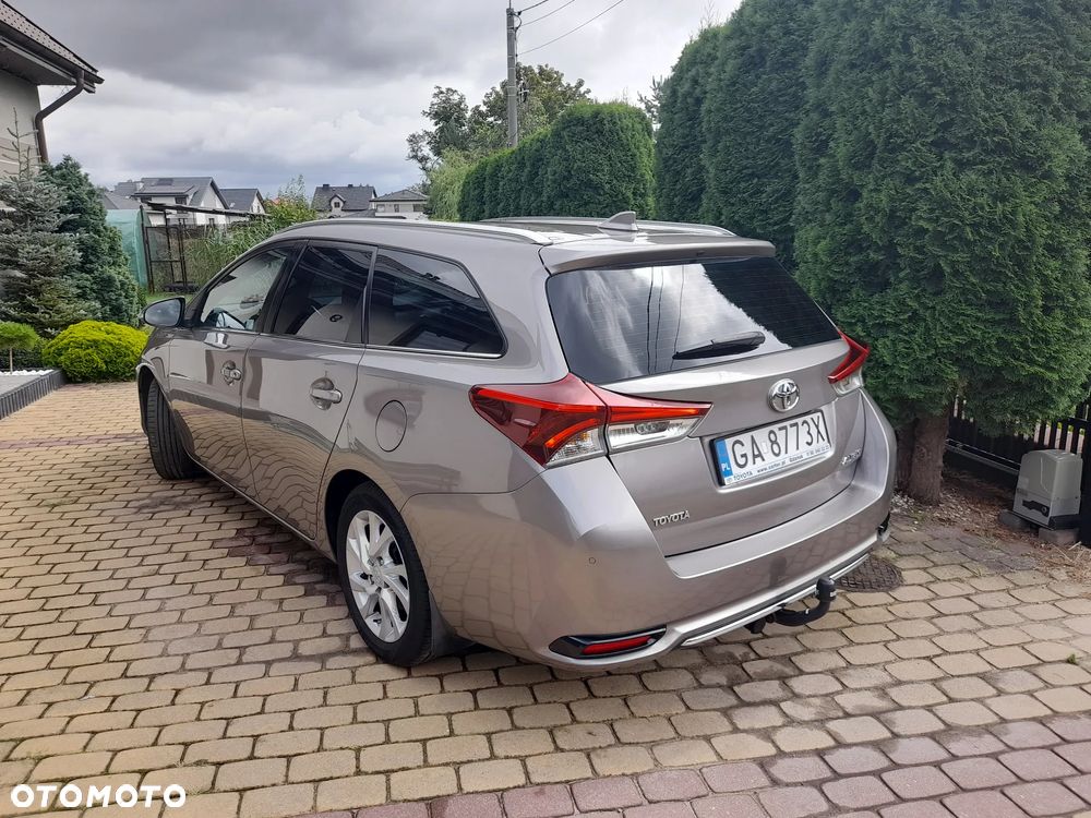 Toyota Auris 1.6 Premium Comfort - 11