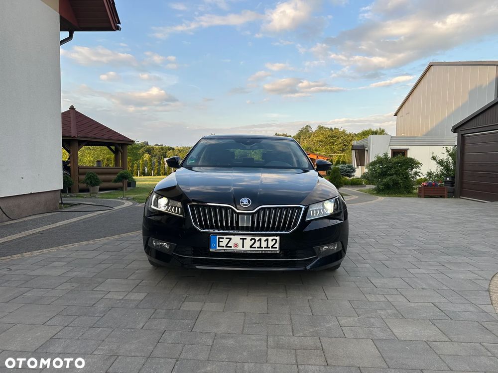 Skoda Superb 2.0 TDI DSG Ambition - 2