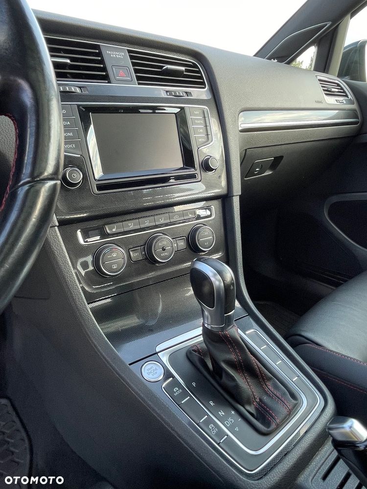 Volkswagen Golf - 9