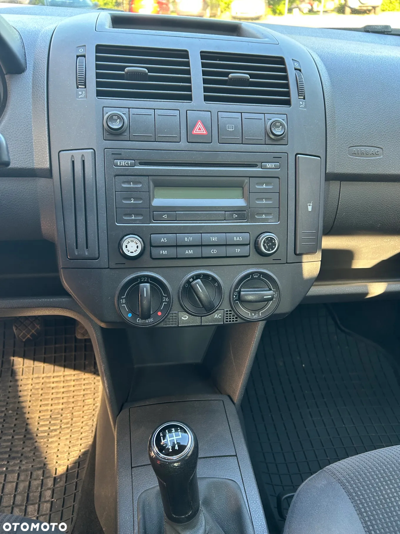Volkswagen Polo 1.4 16V Comfortline - 9