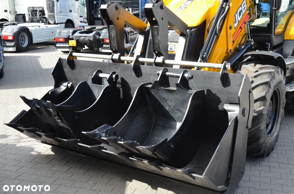 JCB 3CX PRO 2024-25r / SILNIK 4,8L 110km / DUAL DRIVE / 223 mth ! / KLIMA / SZYBKOZŁĄCZE / DWUKIERUNKOWA INSTALACJA / POWERSLIDE / SKARPÓWKA UCHYLNA / 20" - 8