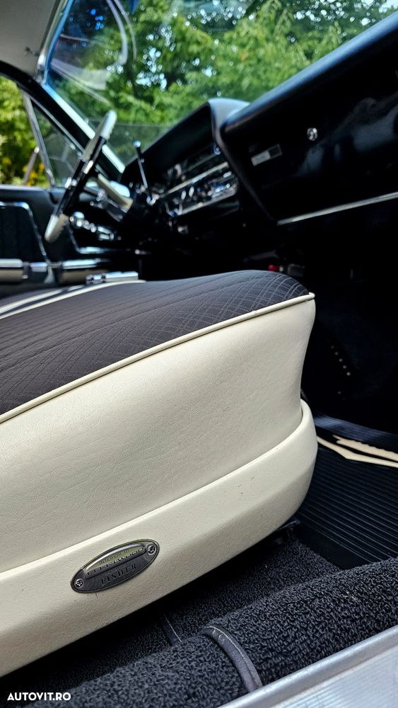 Cadillac Deville - 16