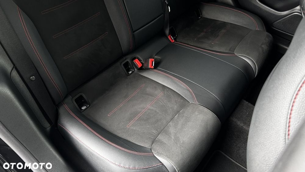 Mercedes-Benz CLA 180 AMG Line 7G-DCT - 28