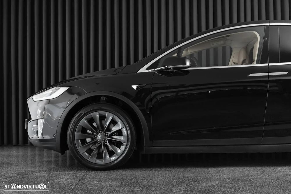 Tesla Model X 2017 photo 4
