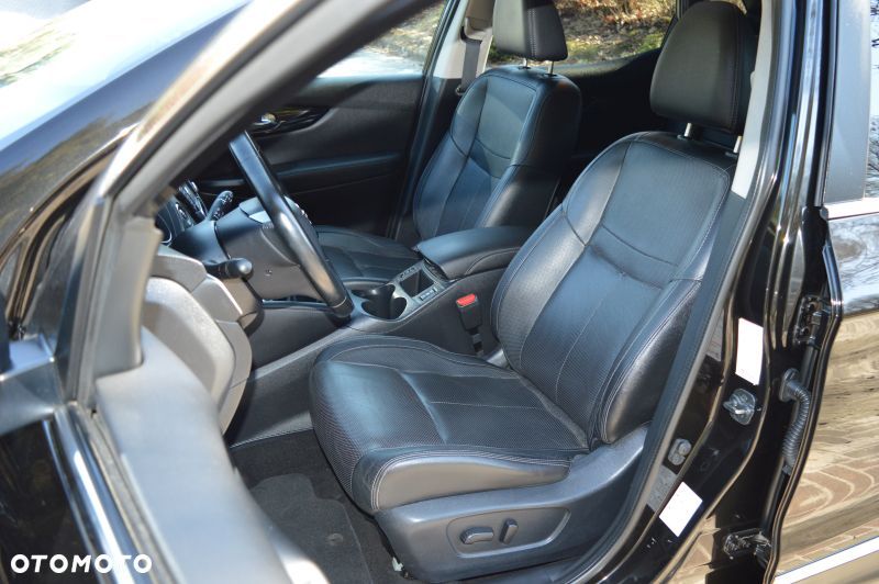 Nissan Qashqai - 25