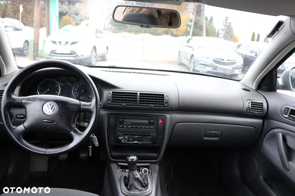Volkswagen Passat 1.9 TDI Comfortline - 5