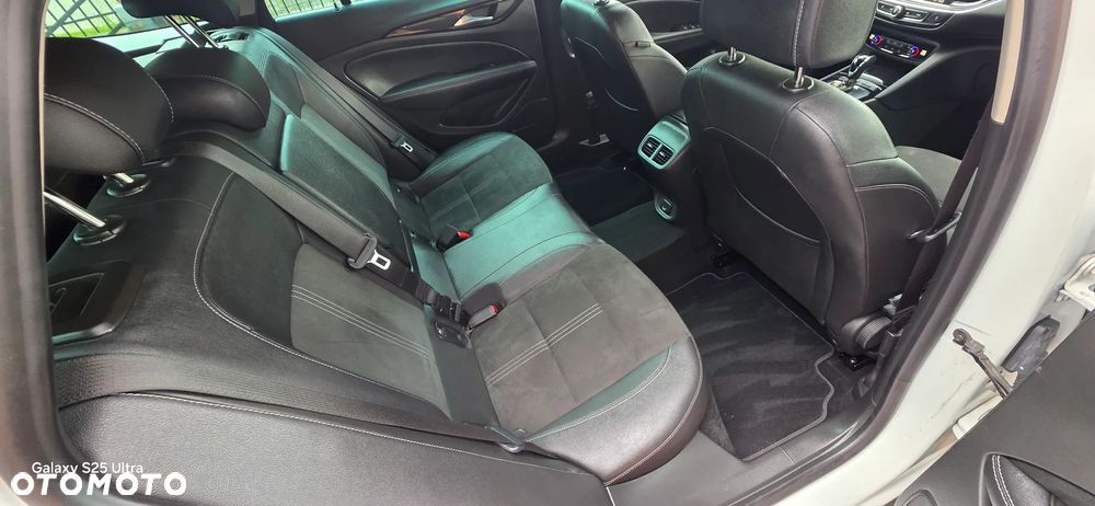 Opel Insignia CT 2.0 CDTI 4x4 Elite S&S - 11