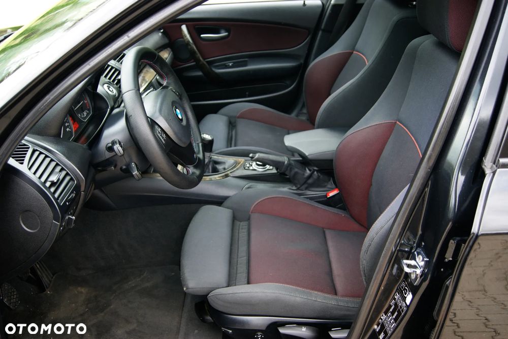 BMW Seria 1 120d - 24