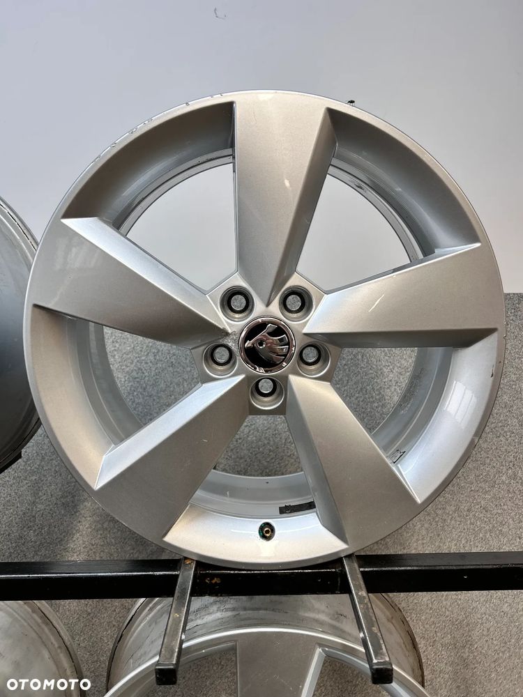 4 FELGI ALU. SKODA FABIA RS, RAPID 17'' 7J ET46 - 6