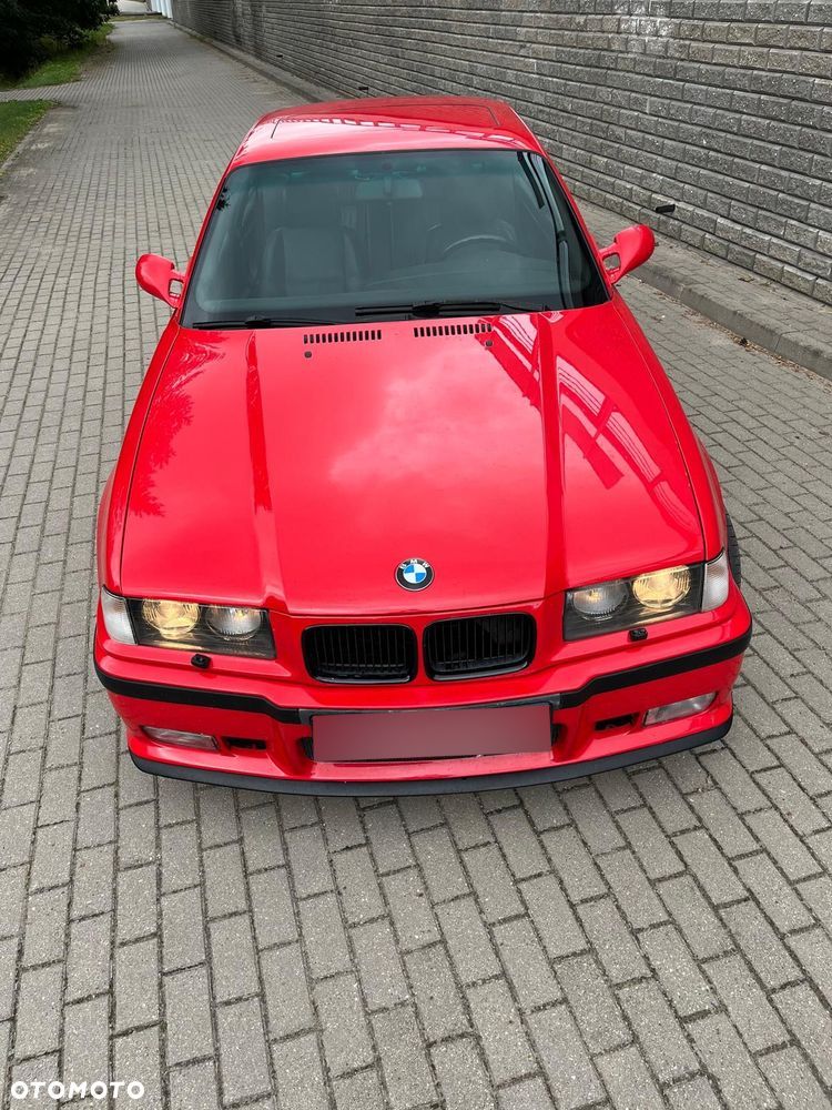 BMW Seria 3 325i - 4