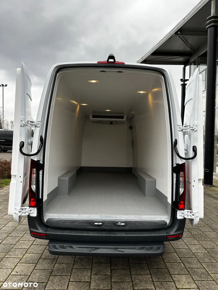 Mercedes-Benz Sprinter - 17