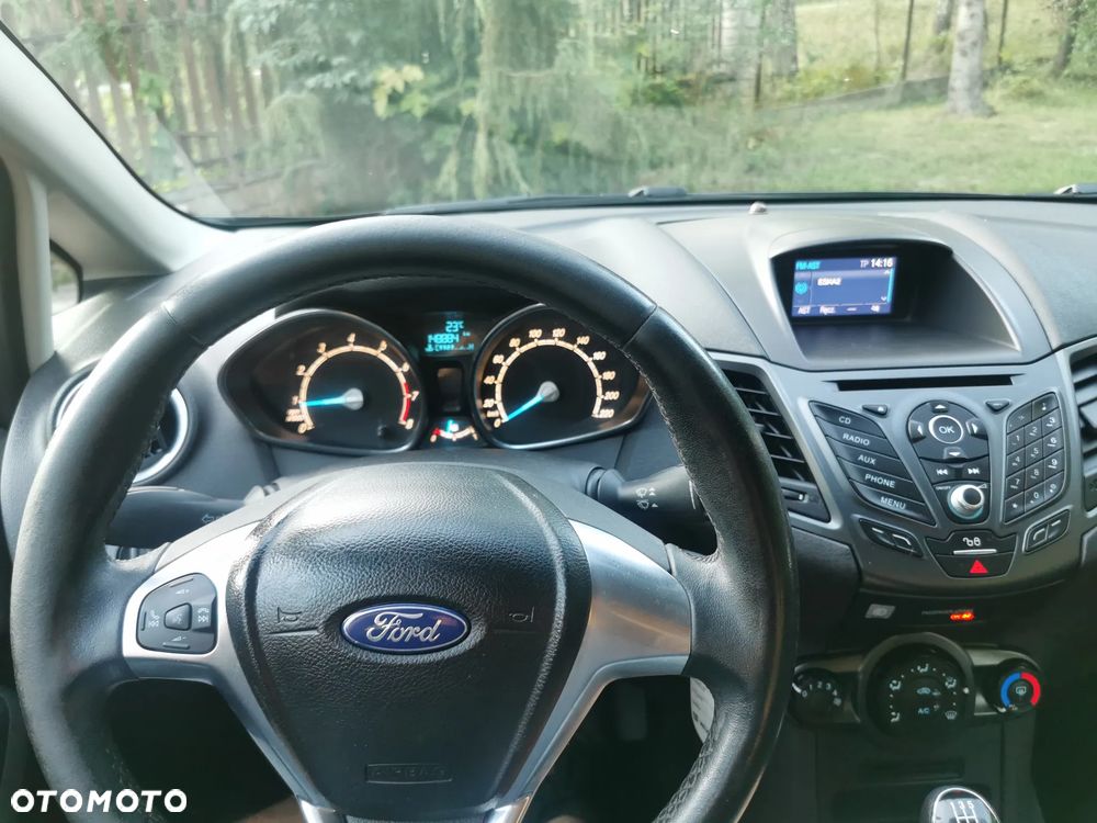 Ford Fiesta 1.4 Ghia - 10
