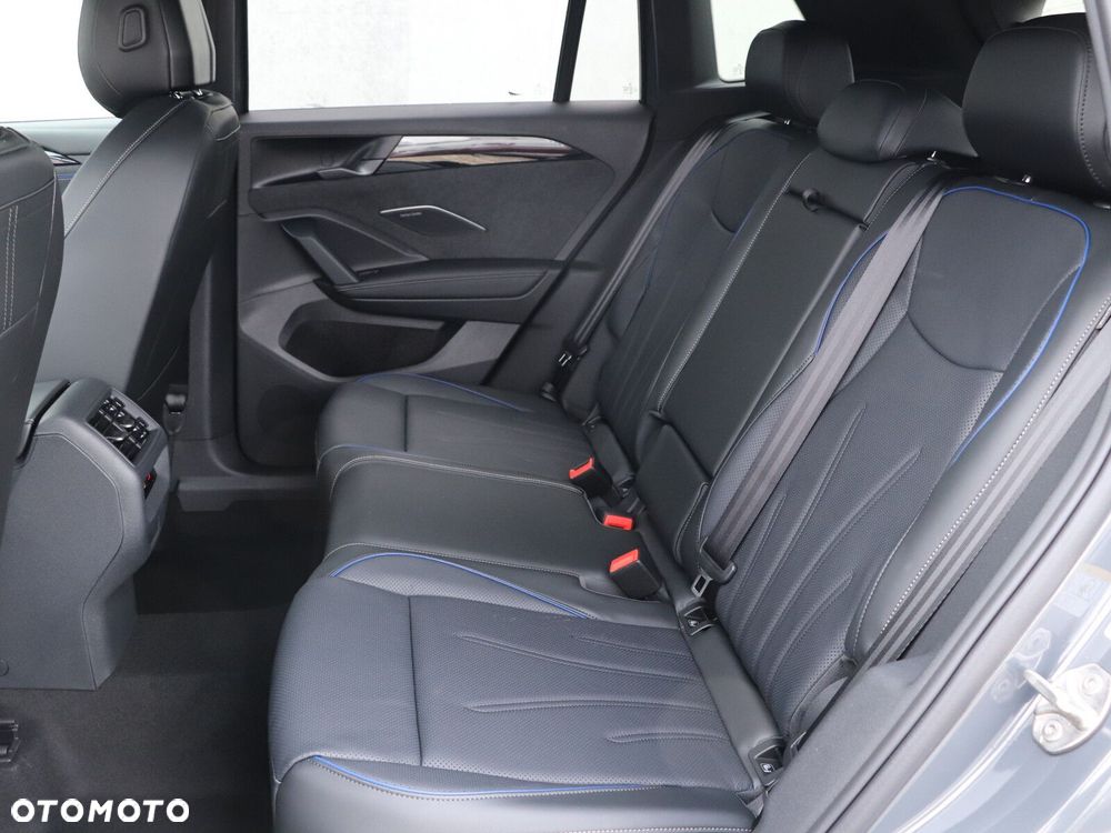 Volkswagen Tiguan - 12