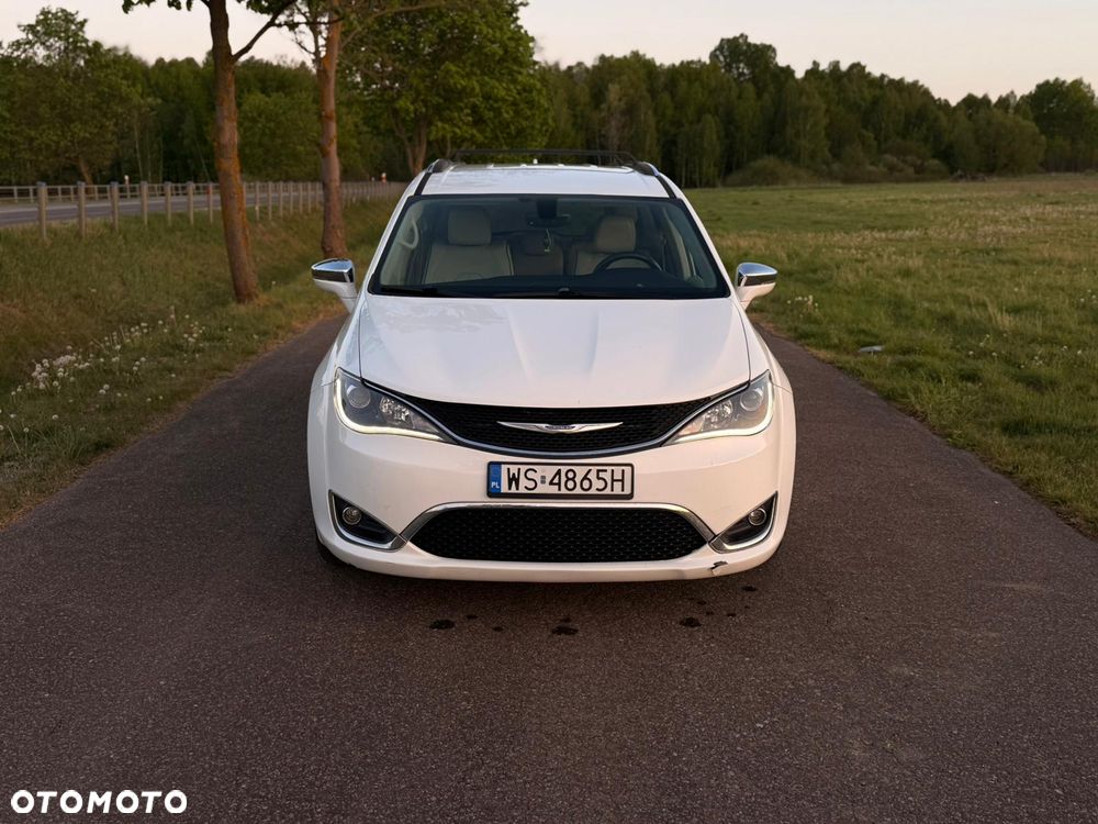 Chrysler Pacifica - 4