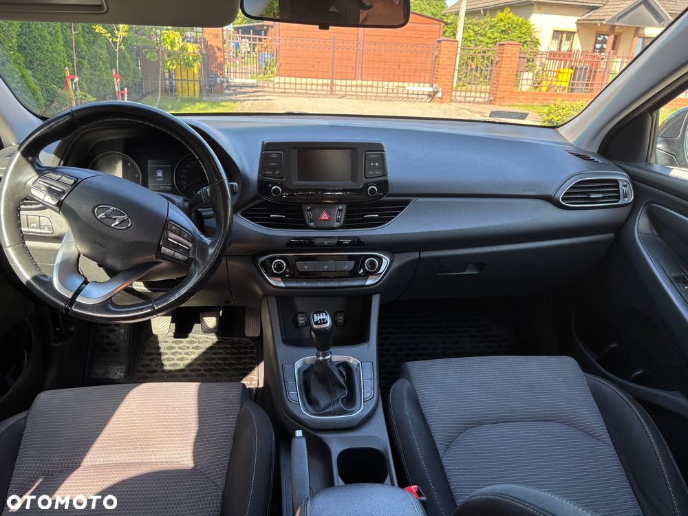 Hyundai i30 1.6 D Classic + - 13