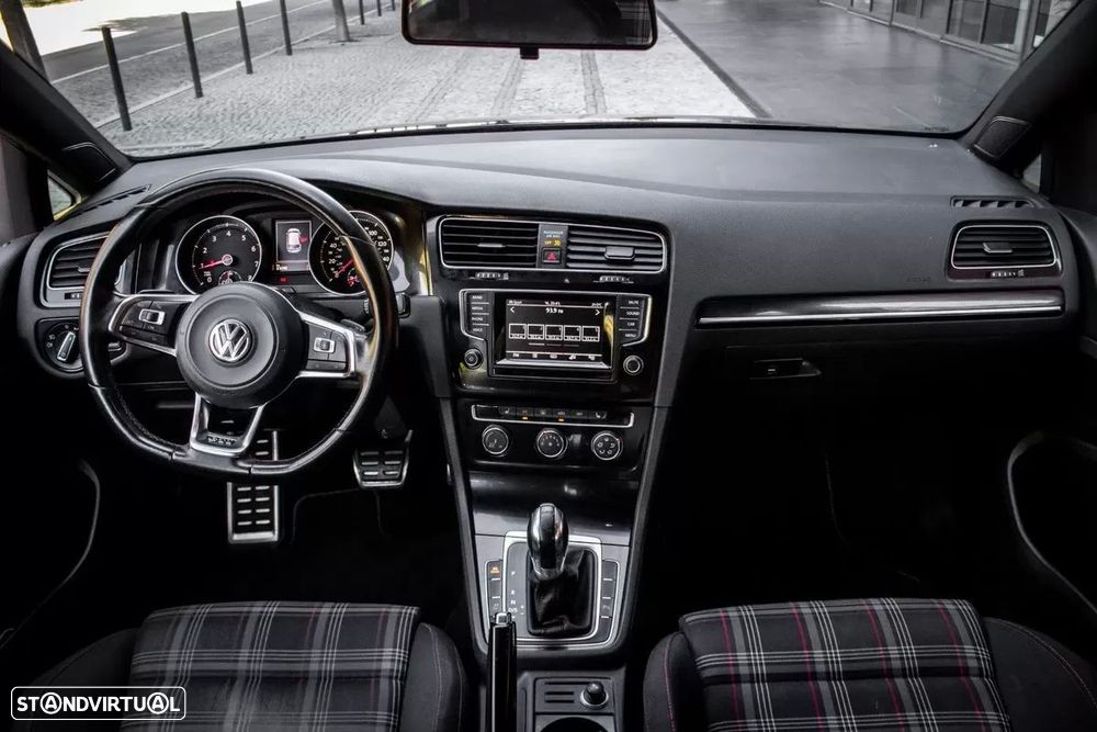 VW Golf 2.0 TSi GTi DSG - 39