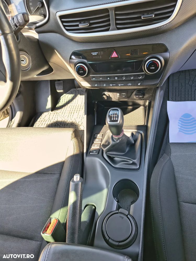 Hyundai Tucson 1.6 T-GDi 4WD 6MT Style - 11