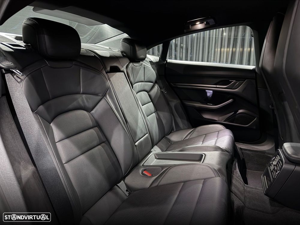 Porsche Taycan Standard - 33