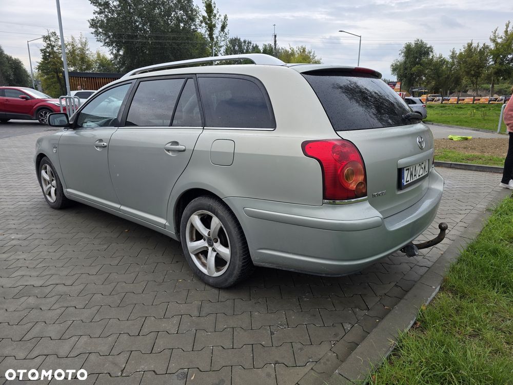 Toyota Avensis - 4