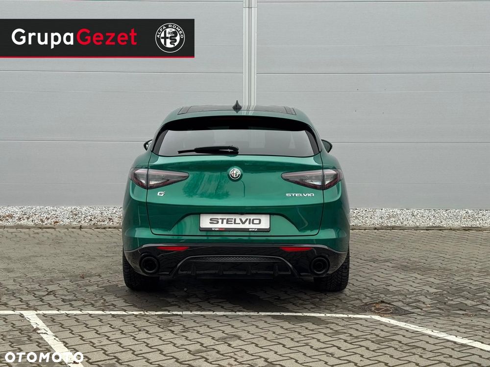 Alfa Romeo Stelvio - 4