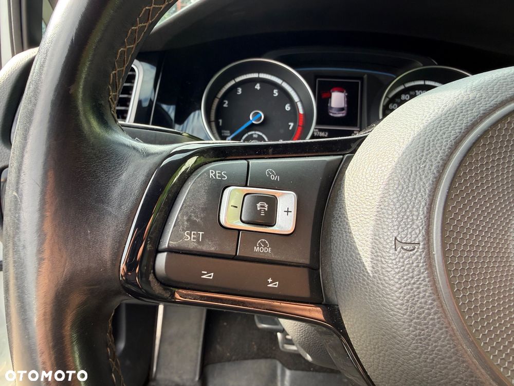 Volkswagen Golf - 13