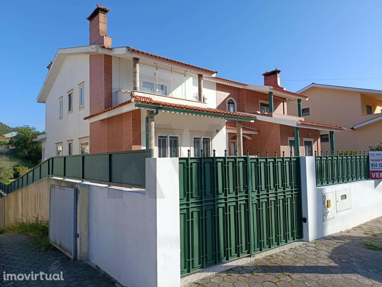 Moradia T4 espaçosa, com jardim e suite, em ótimo estado, a 8 min. do - Grande imagem: 3/46