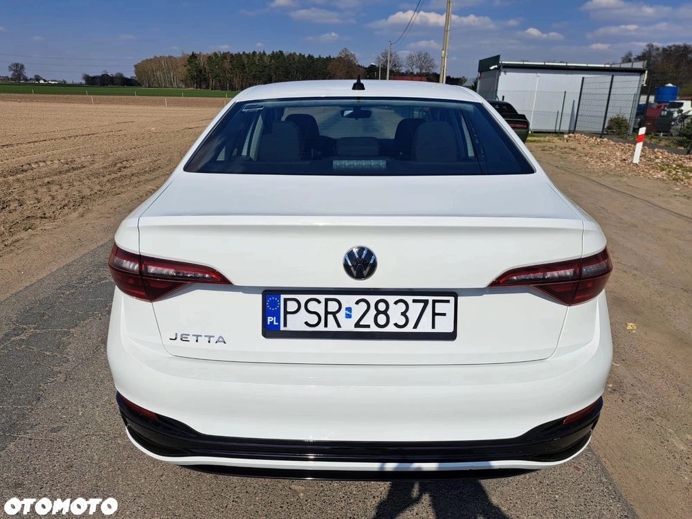 Volkswagen Jetta - 12