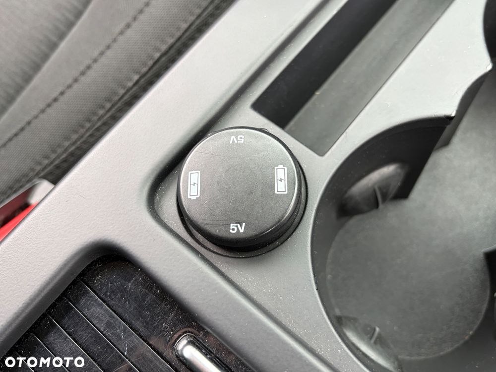 Land Rover Discovery Sport - 26