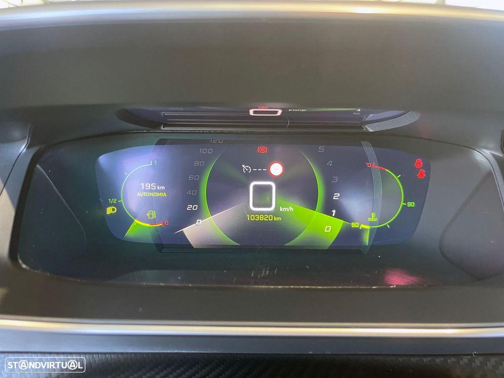 Peugeot 2008 1.2 PureTech Allure - 12