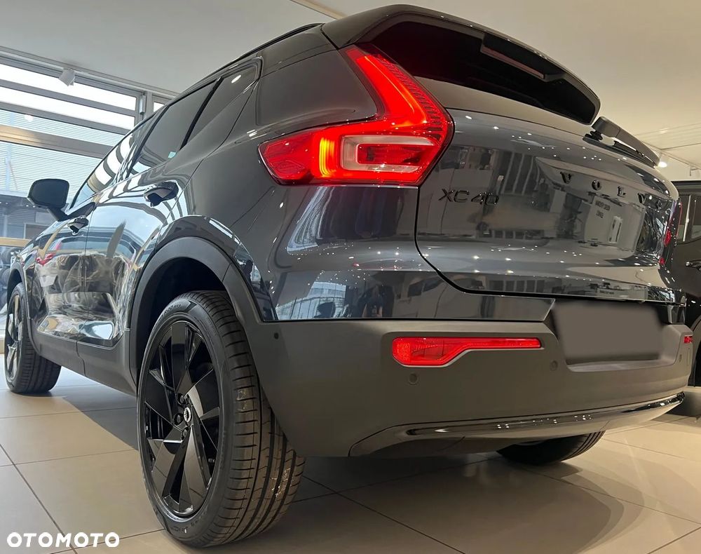 Volvo XC 40 B4 B DKG Ultra Black Edition - 4