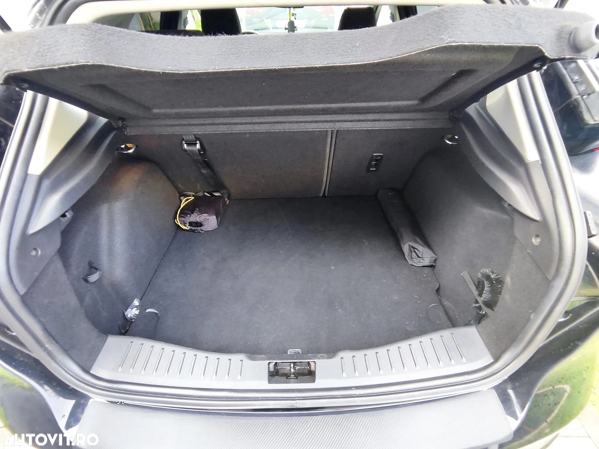 Ford Focus 1.5 EcoBlue Start-Stopp-System TITANIUM - 11