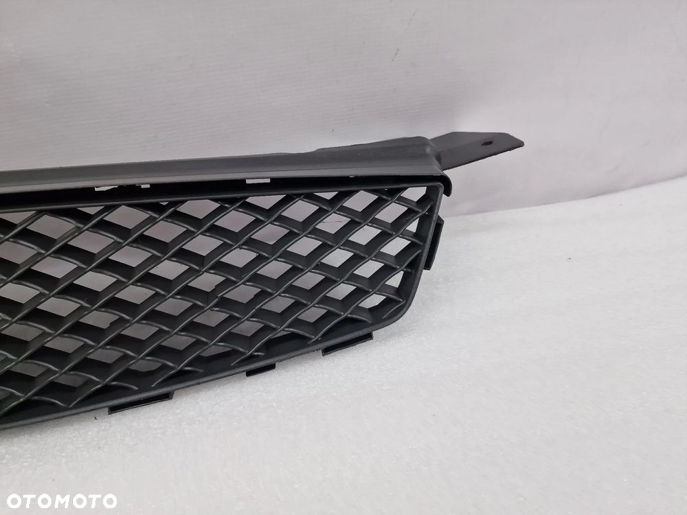 FORD FOCUS MK2 04- ATRAPA / GRILL PRZEDNI PRZÓD , NR 4M51-8138-AE / 4M51-8200AJ / 4M51-8200BJ , NR AUKCJI GL270 - 7