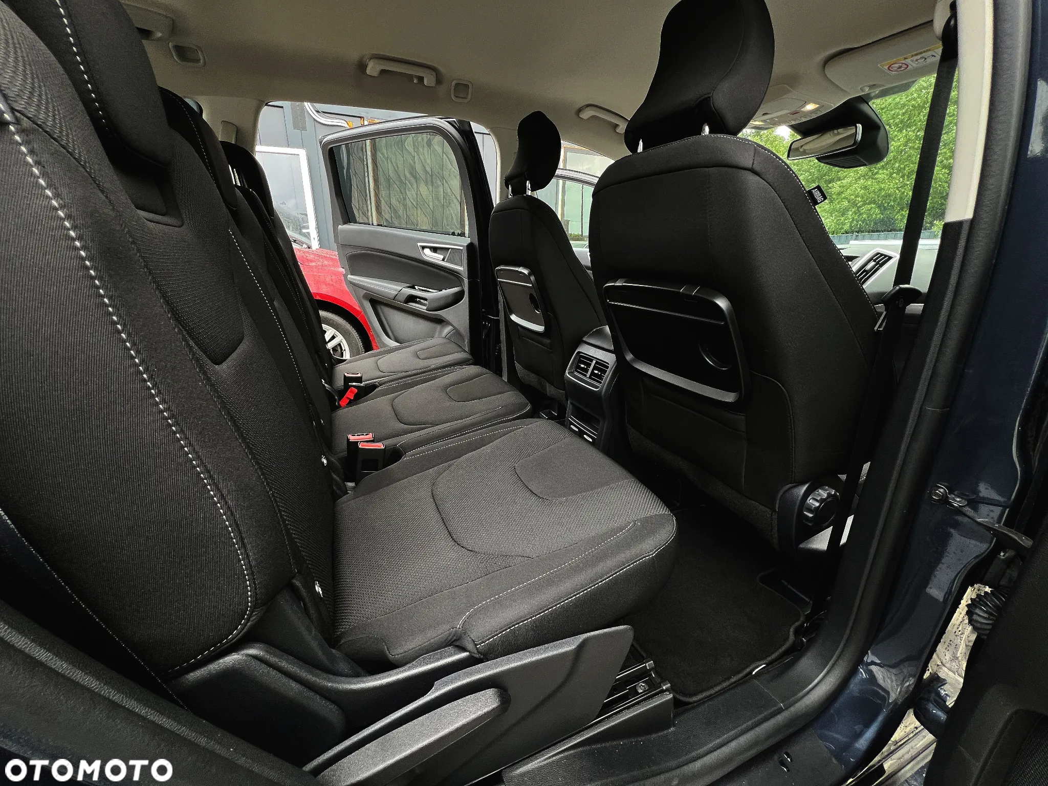 Ford S-Max - 17