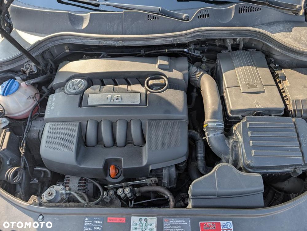 Volkswagen Passat - 12