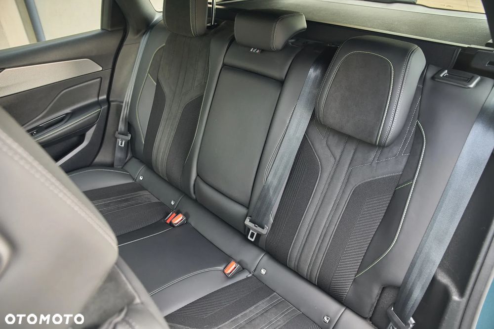 Peugeot 308 BlueHDi 130 EAT8 GT - 31