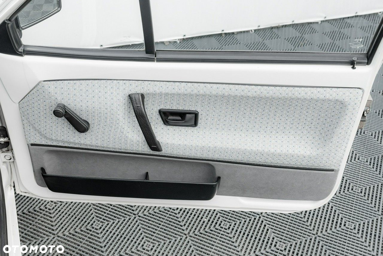 Volkswagen Polo - 24