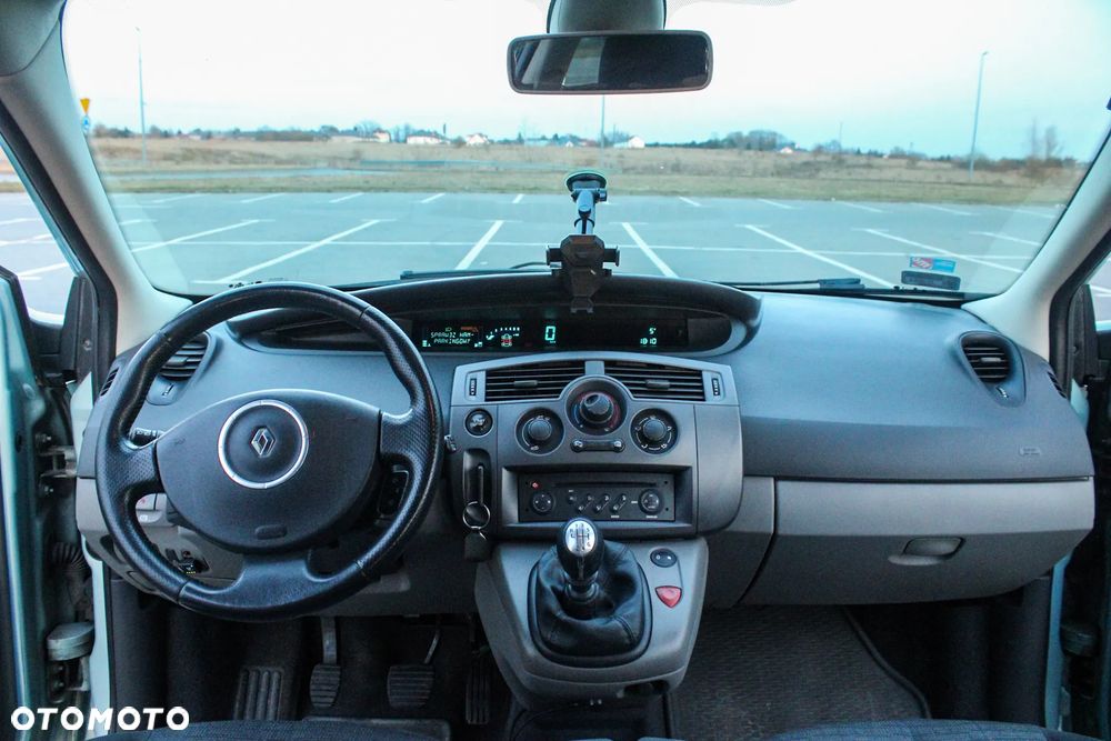 Renault Scenic 1.6 16V Confort Expression - 6