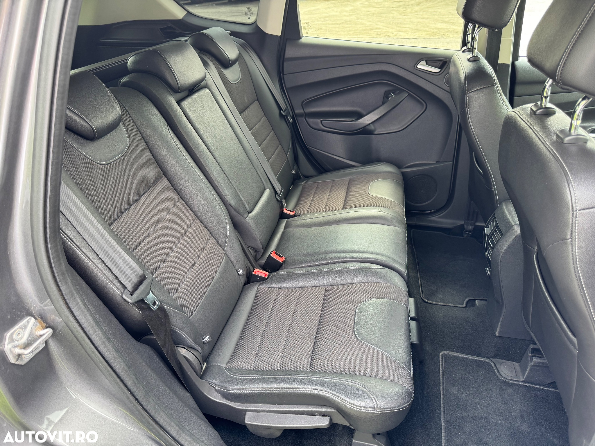 Ford Kuga 2.0 TDCi 4x4 Aut. Titanium - 11