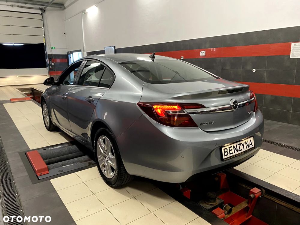 Opel Insignia 1.6 T Cosmo - 11