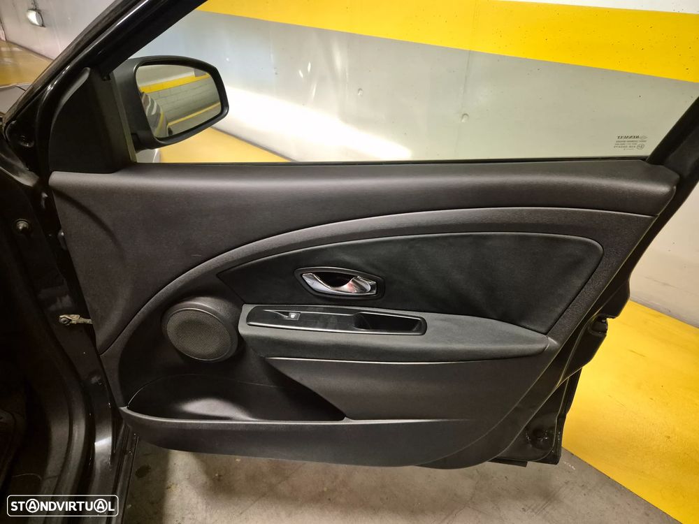 Renault Mégane Sport Tourer ENERGY dCi 110 Start & Stopp Paris Business - 39